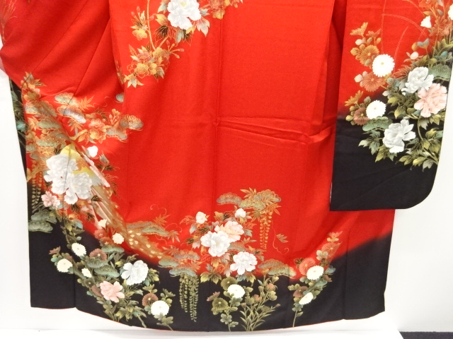  孔雀に草花模様振袖